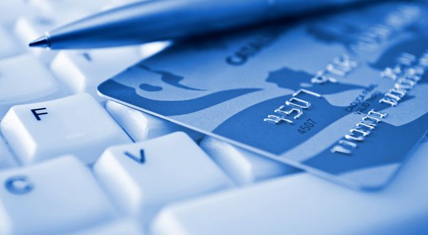 Rriten blerjet online, bankat nisin garen per pagesat elektronike